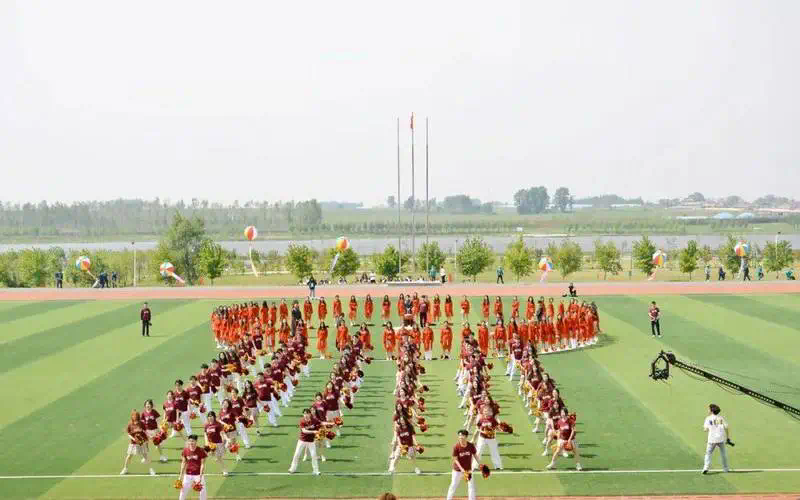 上大学网球课用带网球拍吗_